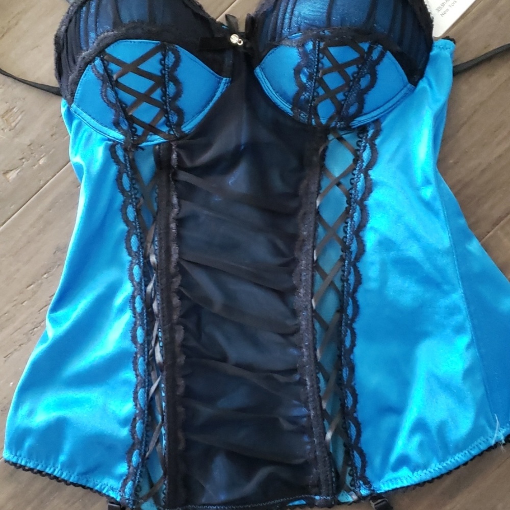 Intimates - Picture 2 of 6